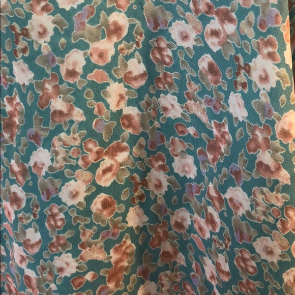 Floral, Layered Sheer Tank Top with Lining. - Picture 3 of 3